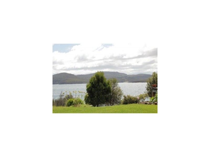 40 Spaulding St, White Beach TAS 7184