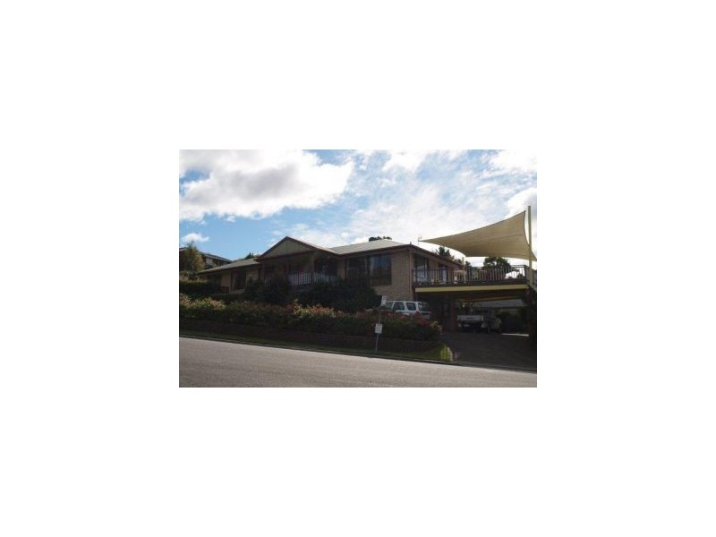 24 Calder Crescent, Blackmans Bay TAS 7052