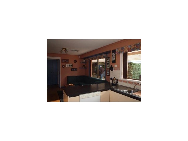 24 Calder Crescent, Blackmans Bay TAS 7052