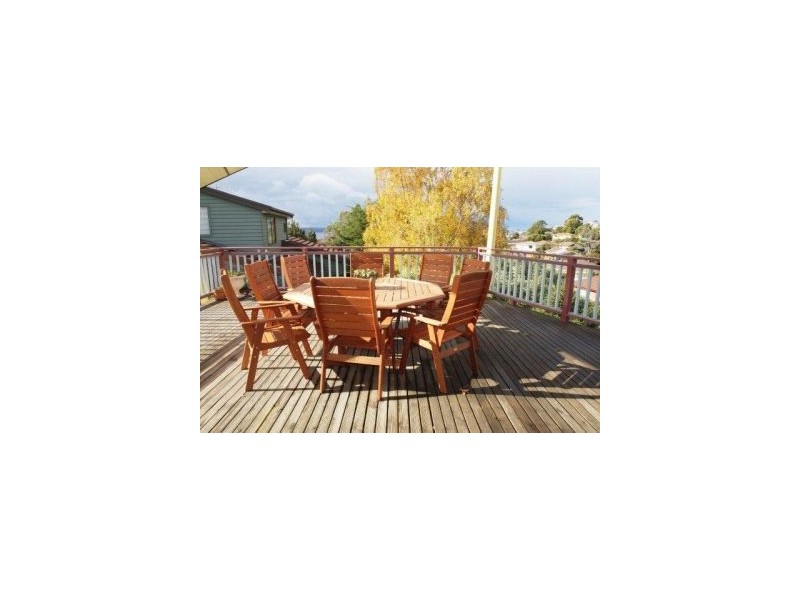 24 Calder Crescent, Blackmans Bay TAS 7052