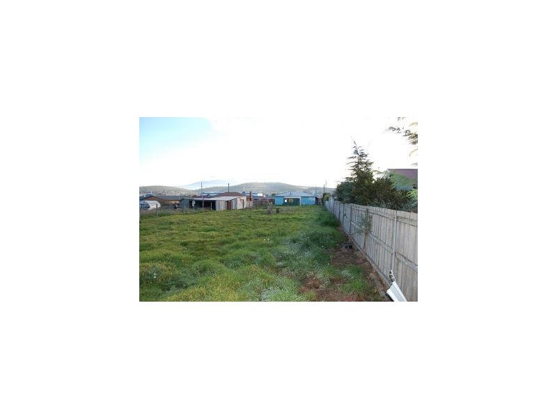 7 Ralph Terrace, Rokeby TAS 7019