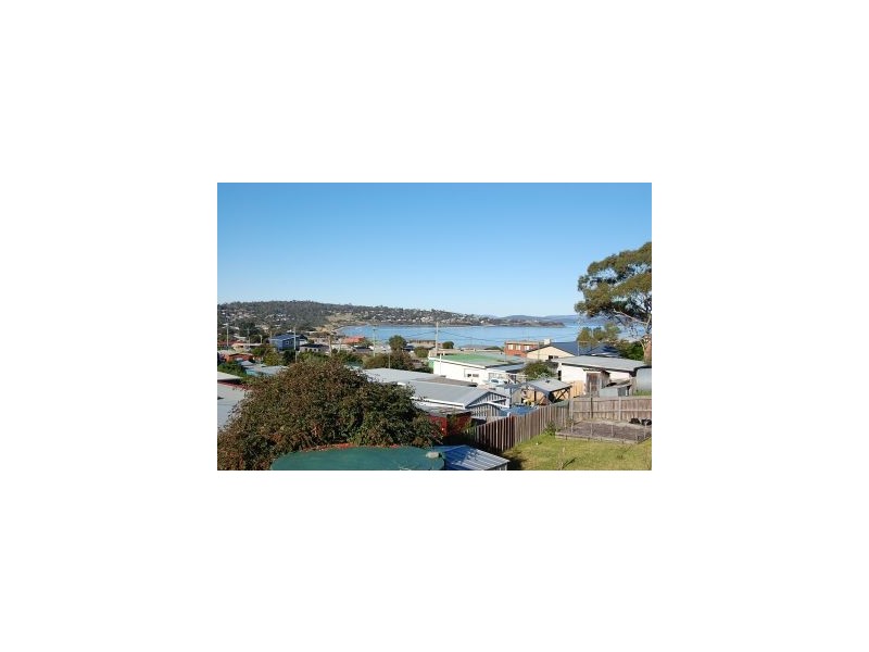 17 Little Falcon Street, Primrose Sands TAS 7173