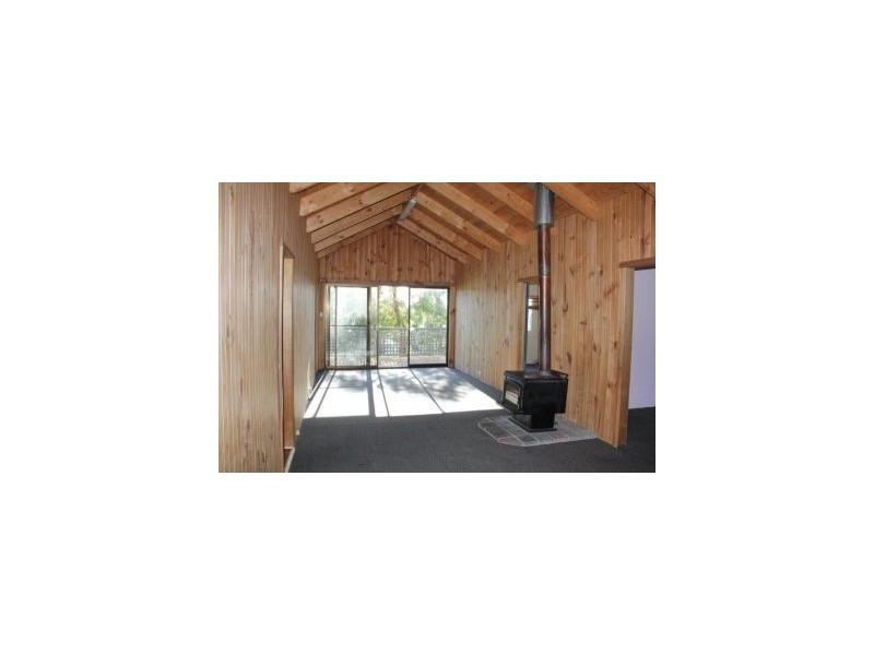 51  Free St, White Beach TAS 7184