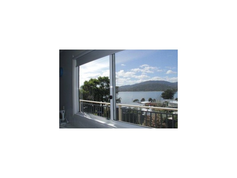 11 Blackwood Court, White Beach TAS 7184
