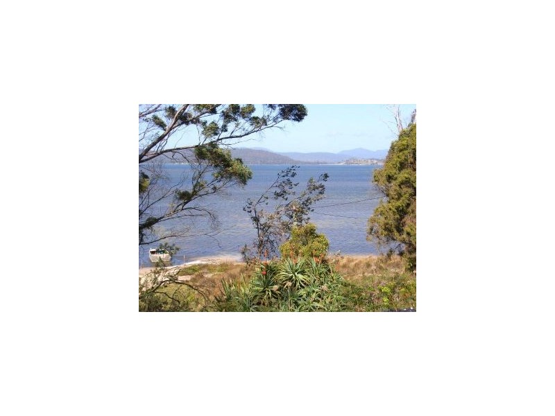 335a Bay Rd, Boomer Bay TAS 7177