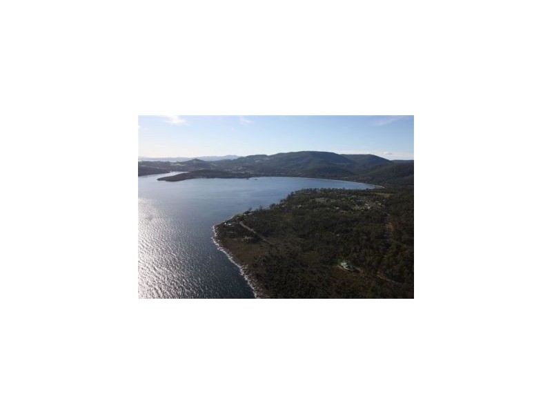 White Beach TAS 7184