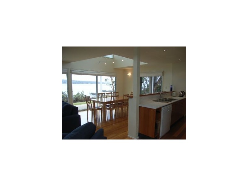 30 Apex Point Road, White Beach TAS 7184