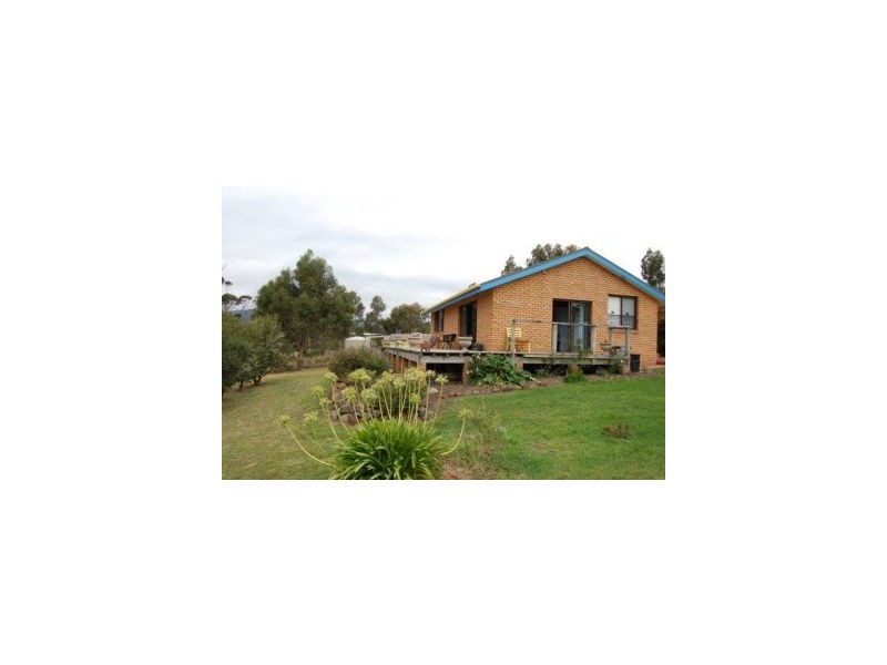 White Beach TAS 7184