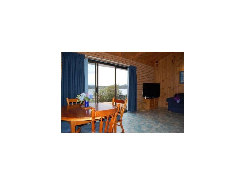 White Beach TAS 7184