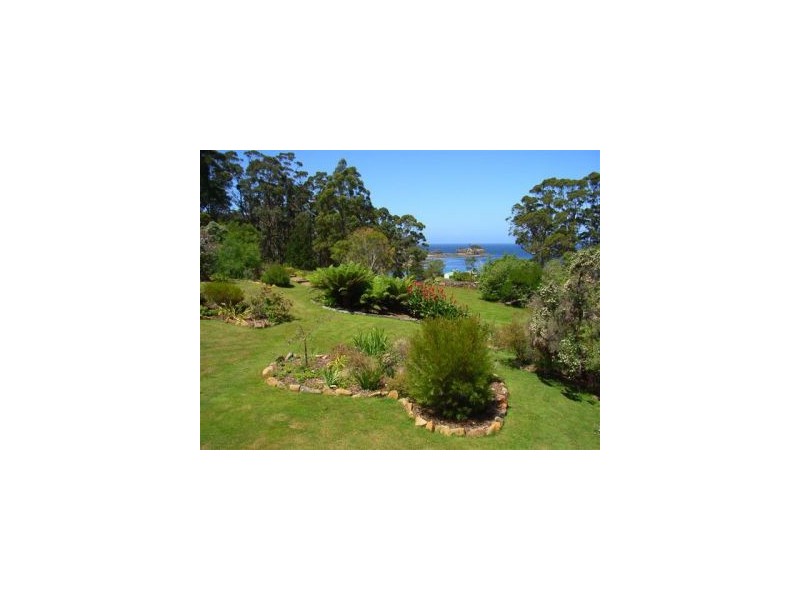 335-337 Pirates Bay Dr, Eaglehawk Neck TAS 7179