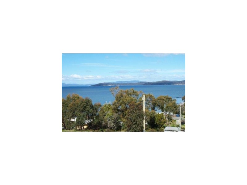 9A Broom St, Primrose Sands TAS 7173