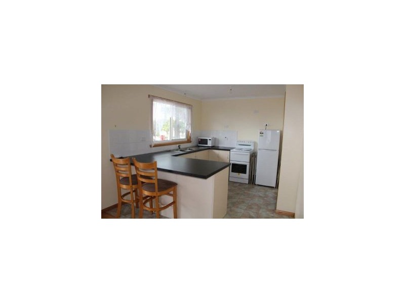 9A Broom St, Primrose Sands TAS 7173