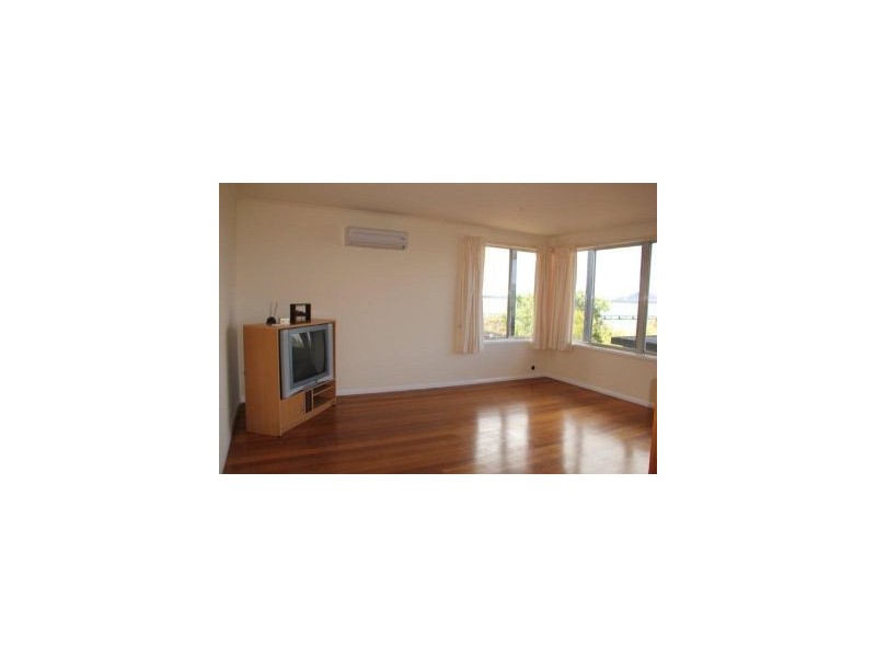34 McKinly St, Midway Point TAS 7171