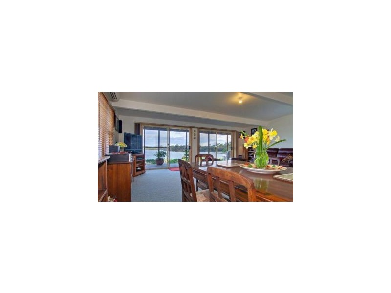 8 Esplanade, Dunalley TAS 7177
