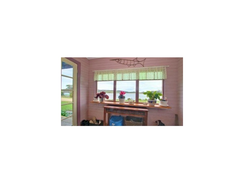 8 Esplanade, Dunalley TAS 7177
