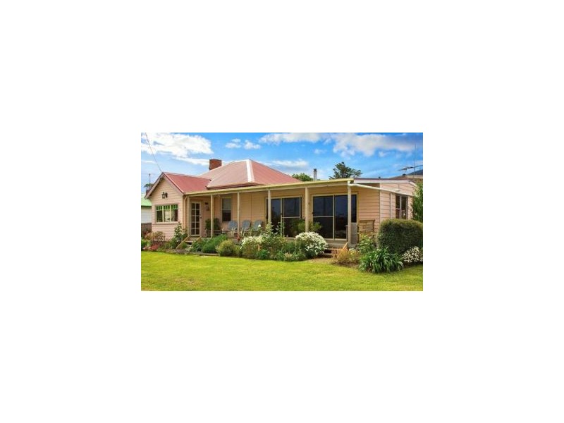 8 Esplanade, Dunalley TAS 7177