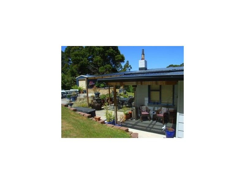 335 Pirates Bay Dr, Eaglehawk Neck TAS 7179