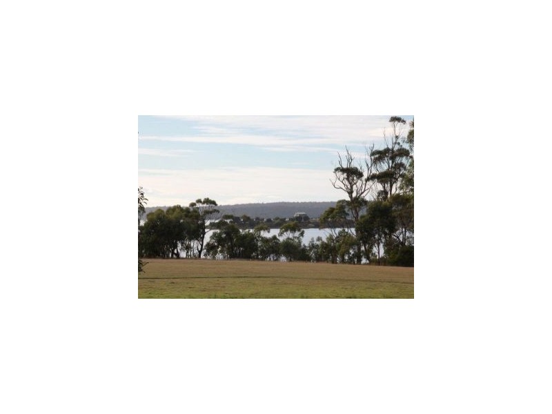 8 Boomer Jetty Rd, Boomer Bay TAS 7177