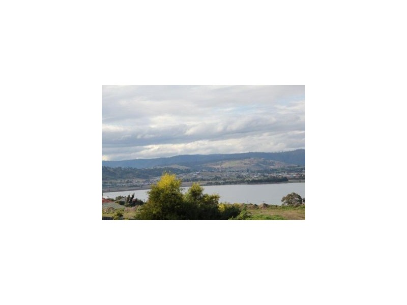 33 Raynors Rd, Midway Point TAS 7171