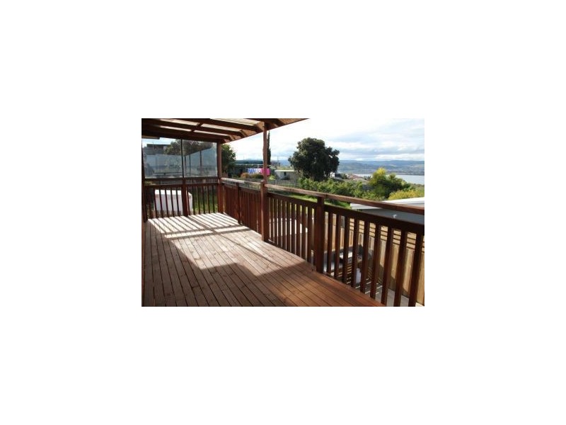 33 Raynors Rd, Midway Point TAS 7171