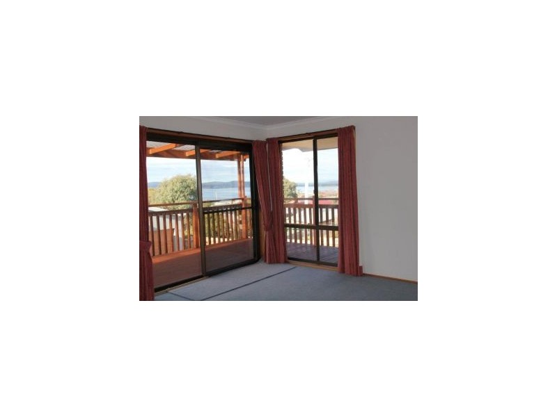 33 Raynors Rd, Midway Point TAS 7171