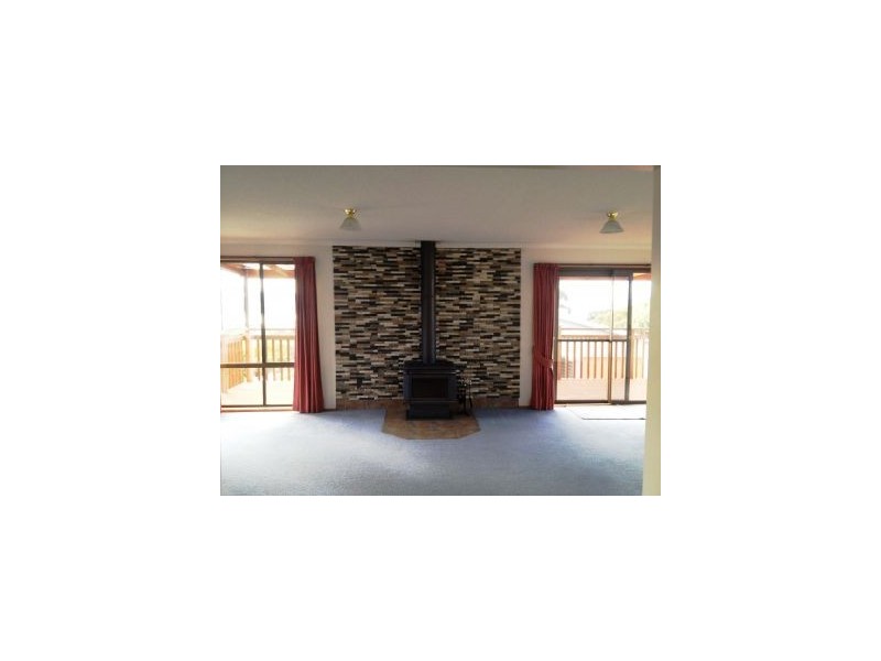 33 Raynors Rd, Midway Point TAS 7171