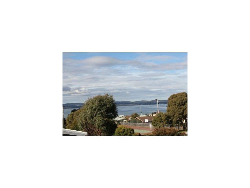 33 Raynors Rd, Midway Point TAS 7171