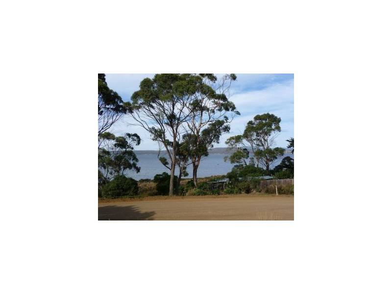 2 Craigs Hill Road, Boomer Bay TAS 7177