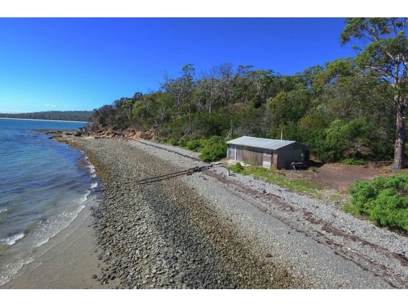 Sloping Main TAS 7186