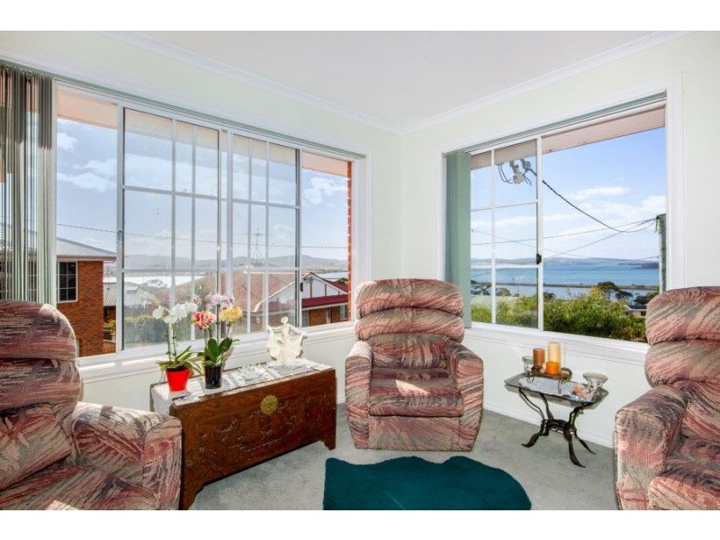 1/10 Stewart Court, Midway Point TAS 7171
