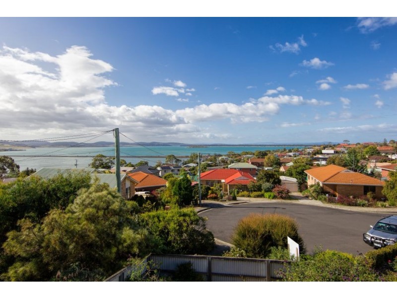 1/10 Stewart Court, Midway Point TAS 7171