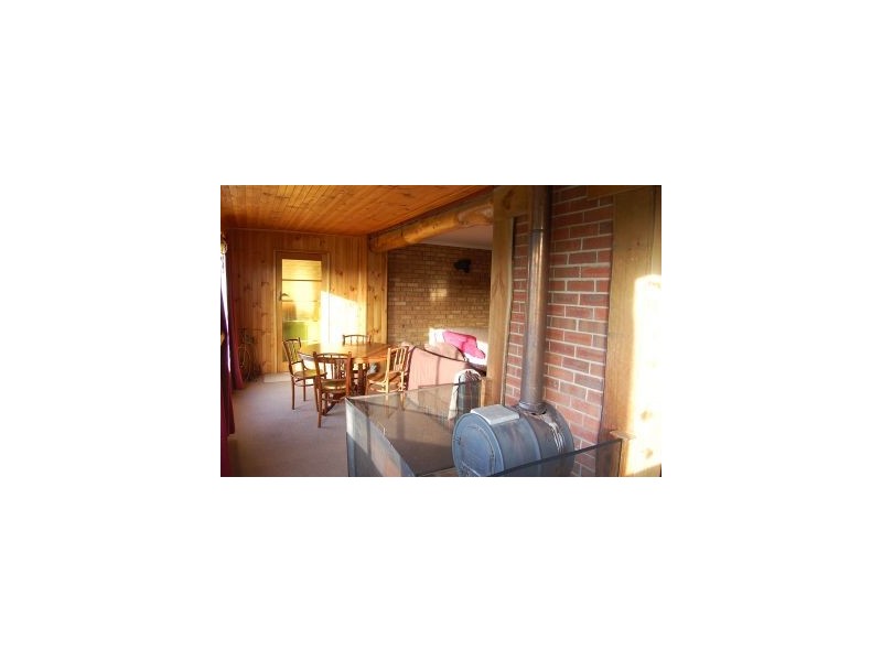 Sloping Main TAS 7186