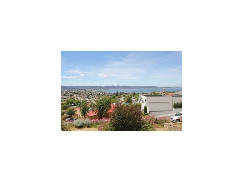 16 Reynolds Court, Dynnyrne TAS 7005