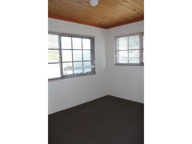 8 Oak Street, Primrose Sands TAS 7173