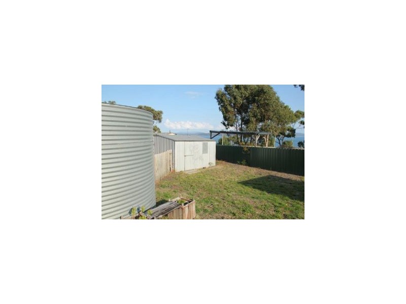 8 Oak Street, Primrose Sands TAS 7173
