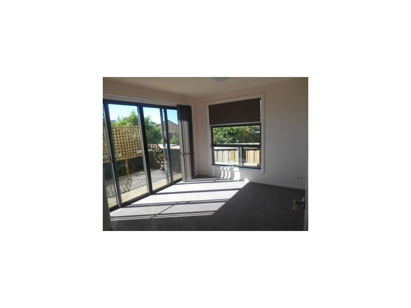 4/4 Higson Street, Midway Point TAS 7171