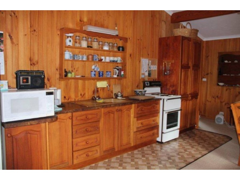 4 Lagoon Road, White Beach TAS 7184