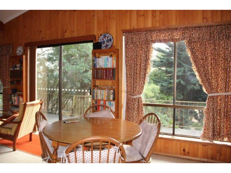 4 Lagoon Road, White Beach TAS 7184