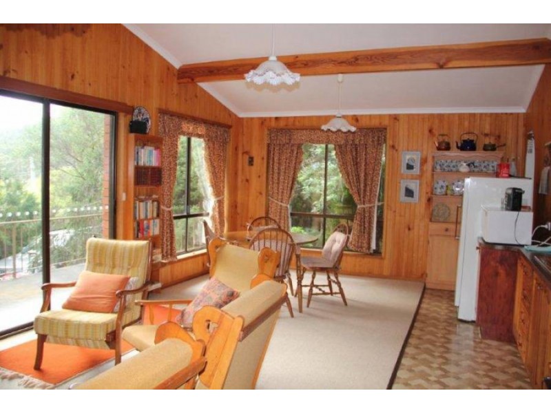 4 Lagoon Road, White Beach TAS 7184
