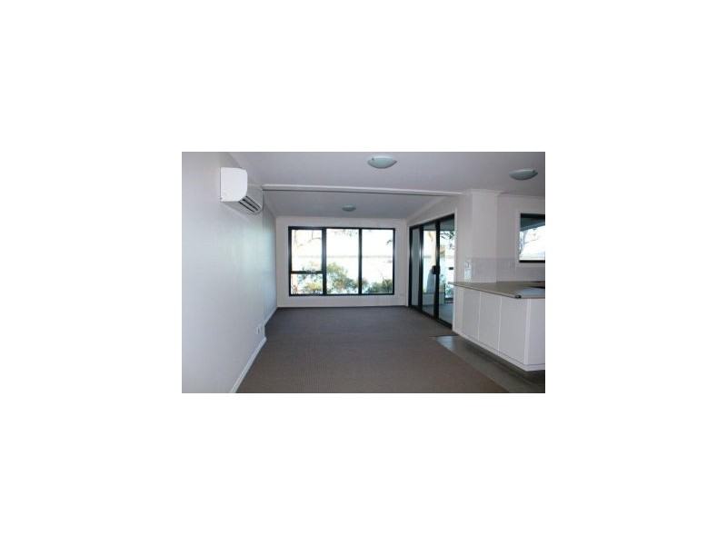 2/8 Higson Street, Midway Point TAS 7171