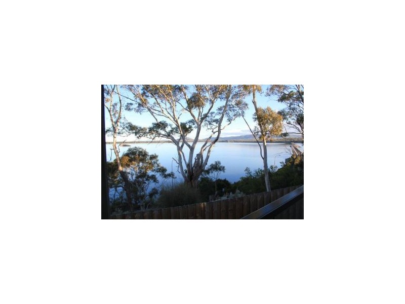 2/8 Higson Street, Midway Point TAS 7171