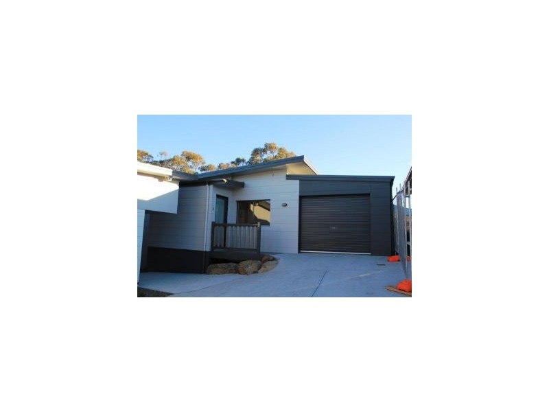 2/8 Higson Street, Midway Point TAS 7171