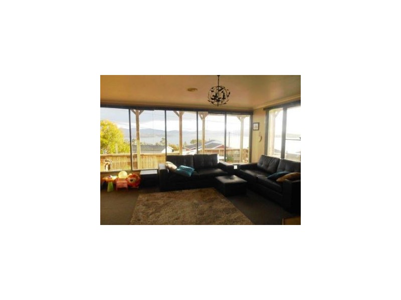 35 Penna Road, Midway Point TAS 7171