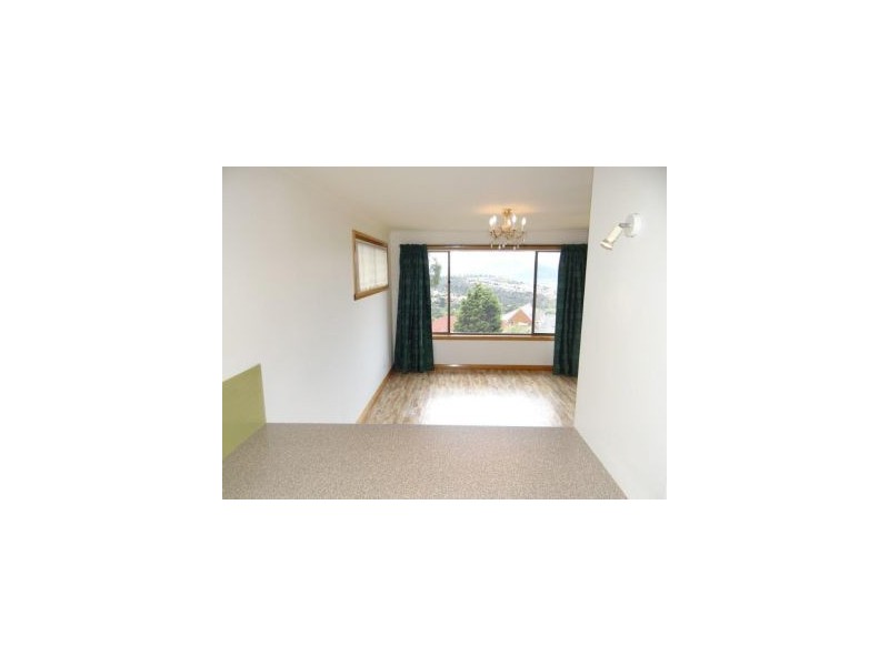 50 Susan Parade, Lenah Valley TAS 7008