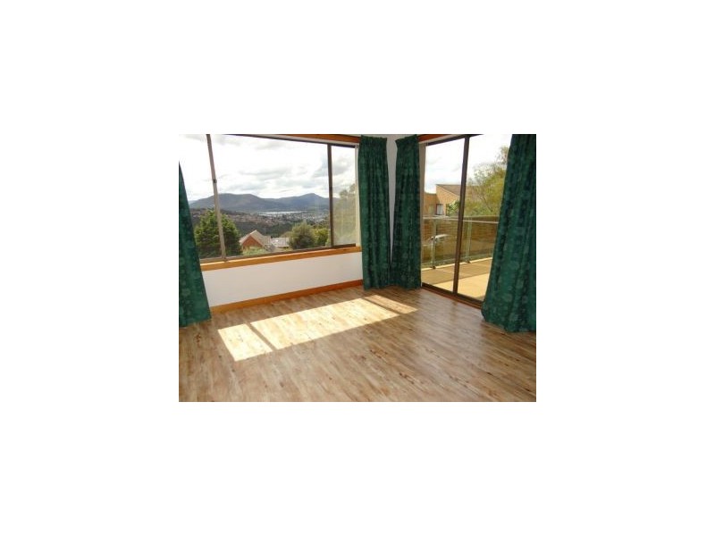 50 Susan Parade, Lenah Valley TAS 7008