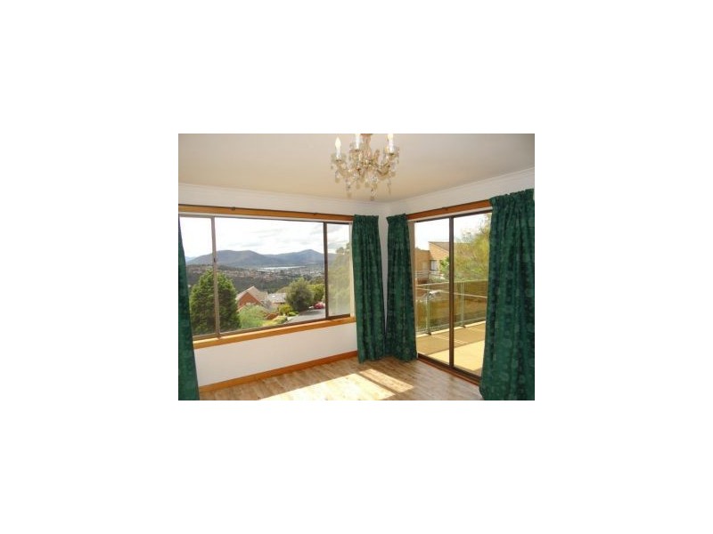 50 Susan Parade, Lenah Valley TAS 7008