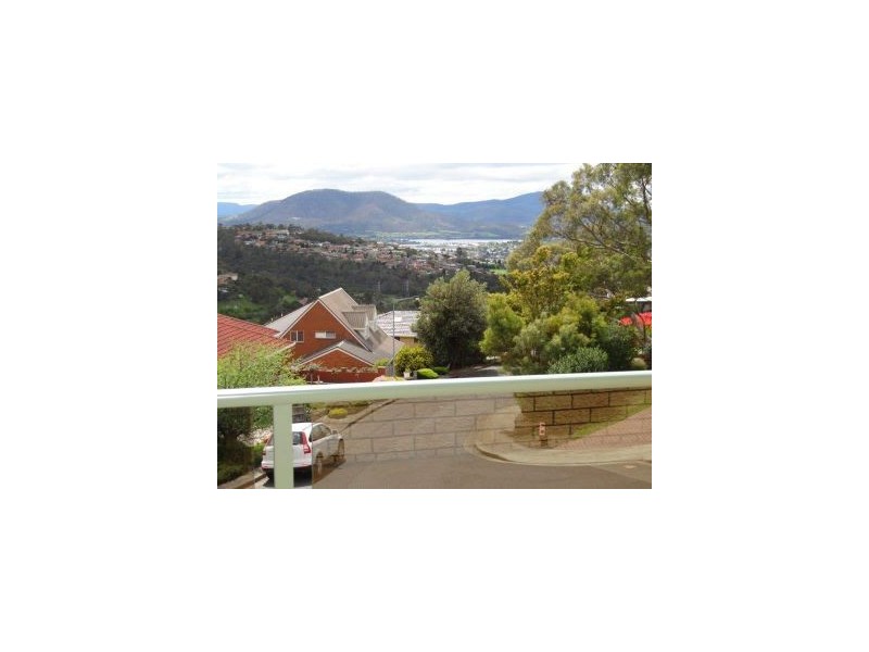 50 Susan Parade, Lenah Valley TAS 7008