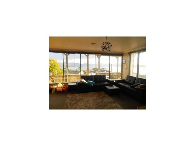 35 Penna Road, Midway Point TAS 7171