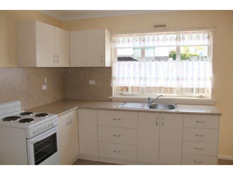 77 Bass Street, Warrane TAS 7018