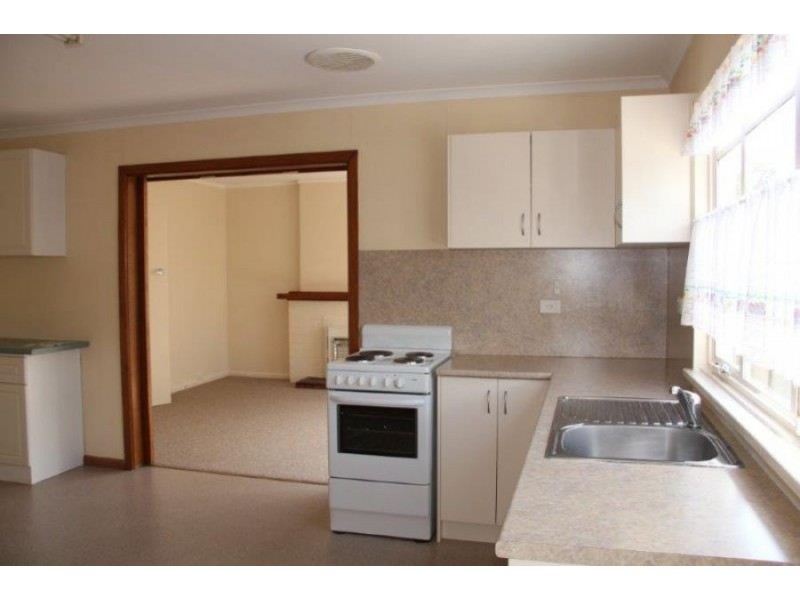 77 Bass Street, Warrane TAS 7018